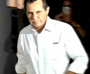 Silval Barbosa (PMDB) se apresentou à Justiça e depois foi levado para depor na Delegacia Fazendária. 