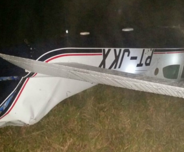Avião foi encontrado pela polícia boliviana após cair em fazenda