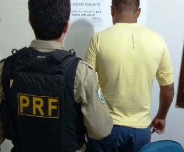 PRF prende motorista embriagado e sem habilitação