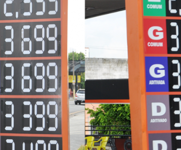 Preço do etanol, em alguns postos de Cuiabá, subiu até R$ 0,30 em uma semana 