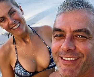 Ana Hickmann Posa De Biqu Ni Ao Lado Do Marido Alexandre Corr A