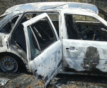 Moradora teve corpo carbonizado no porta-malas de um carro incendiado