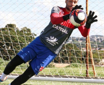 Wendell continua no gol do Vila Nova